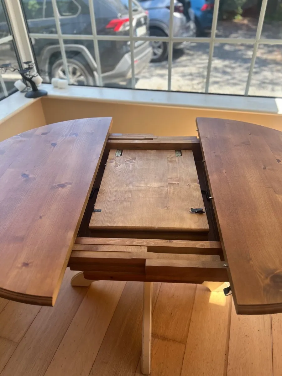 Strawbridge Extendable Dining Table with 4 Matchin - Image 2