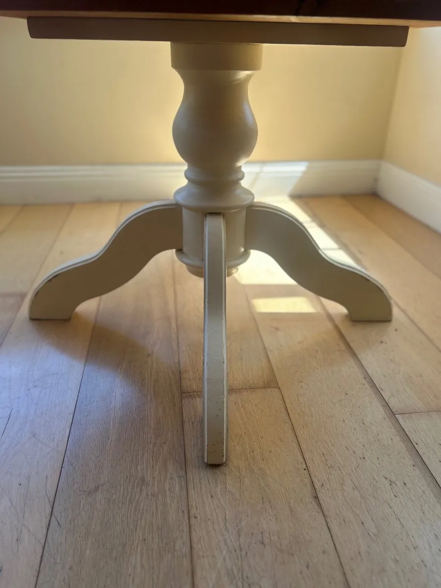 Strawbridge Extendable Dining Table with 4 Matchin - Image 3