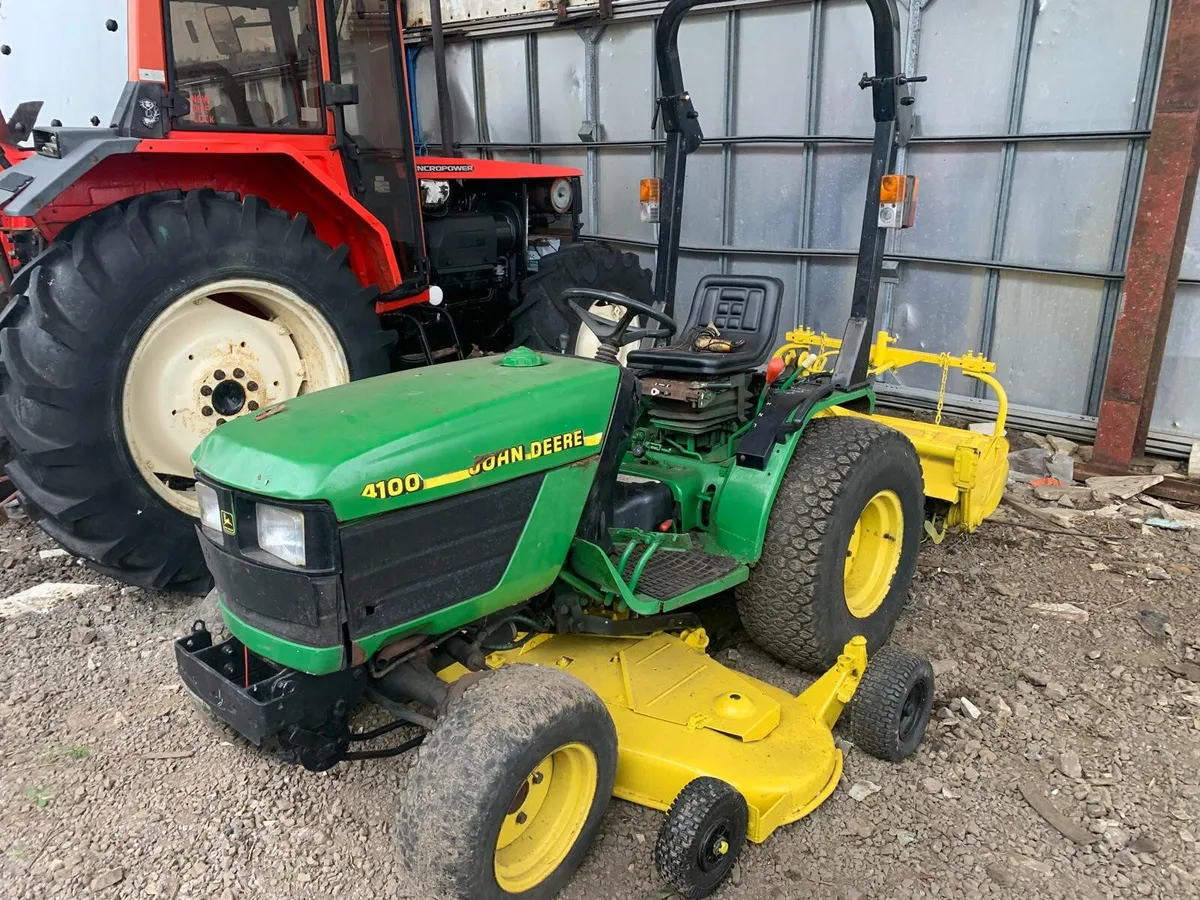 JOHN DEERE 4100 4WD COMPACT + ATTACHMENTS - Image 1