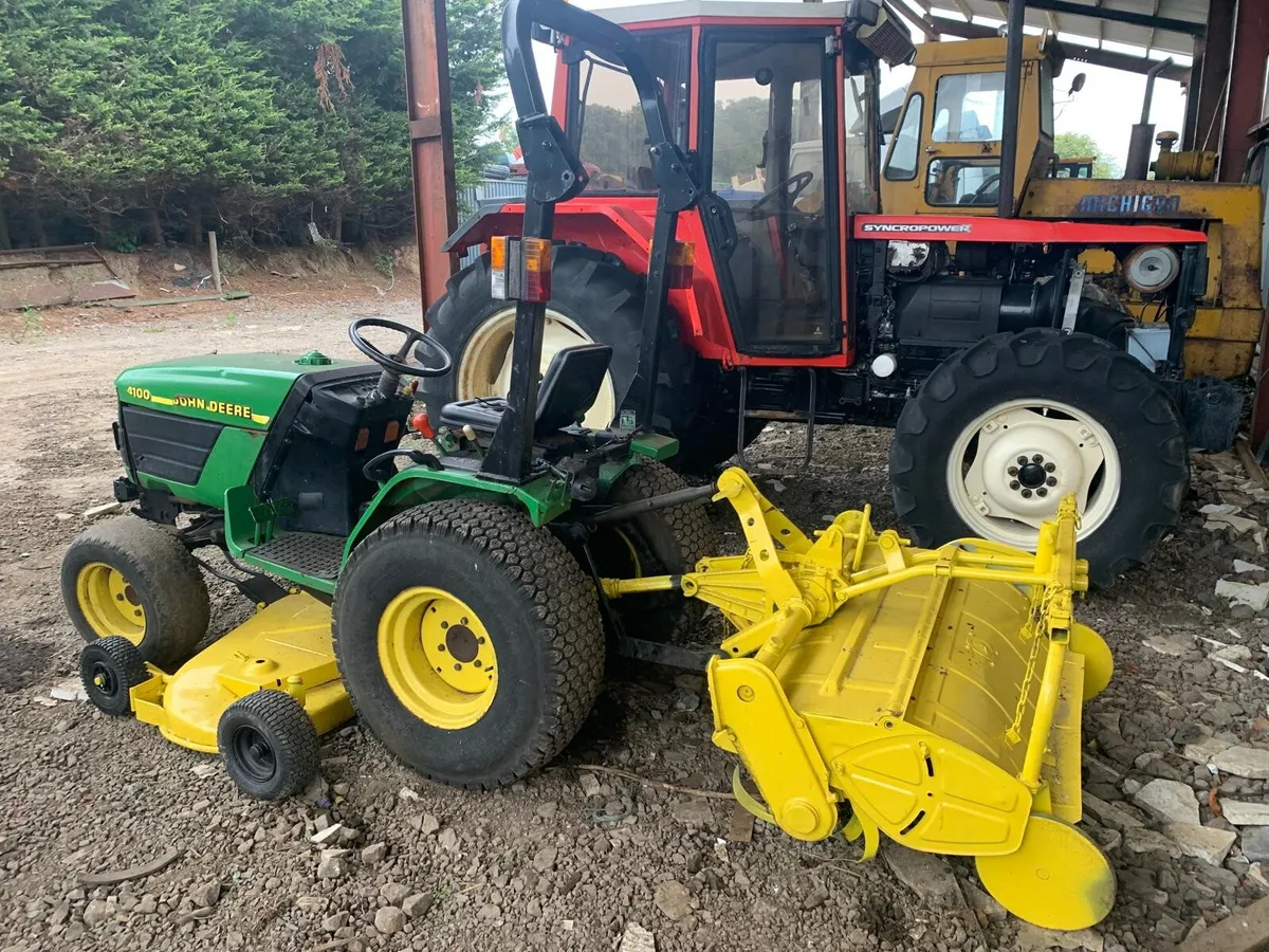 JOHN DEERE 4100 4WD COMPACT + ATTACHMENTS - Image 3