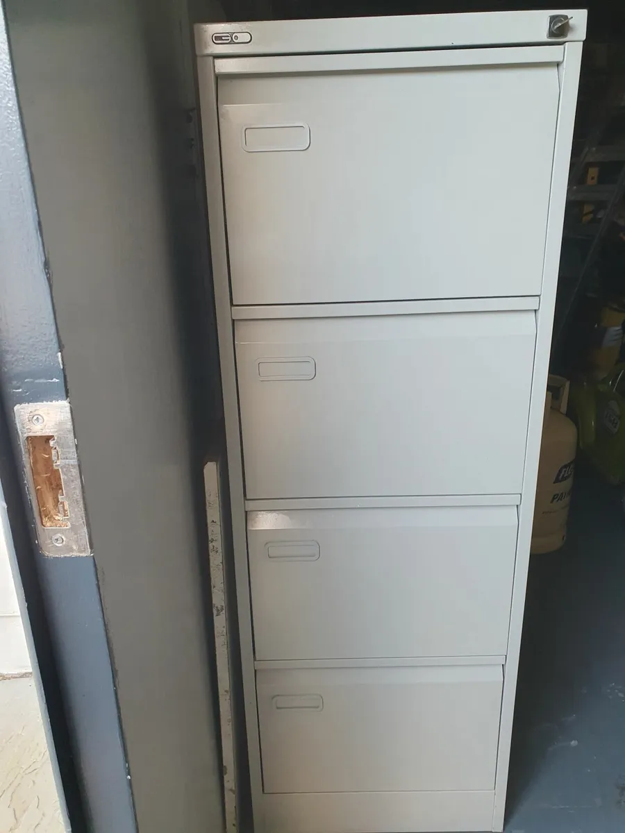 Filing cabinet - Image 1