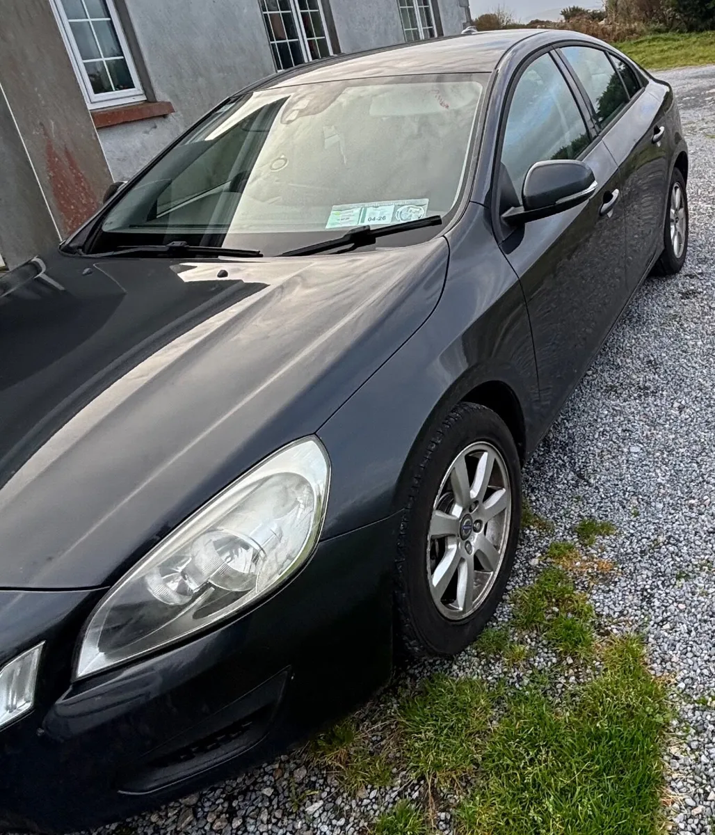 Volvo S60 2011 - Image 2
