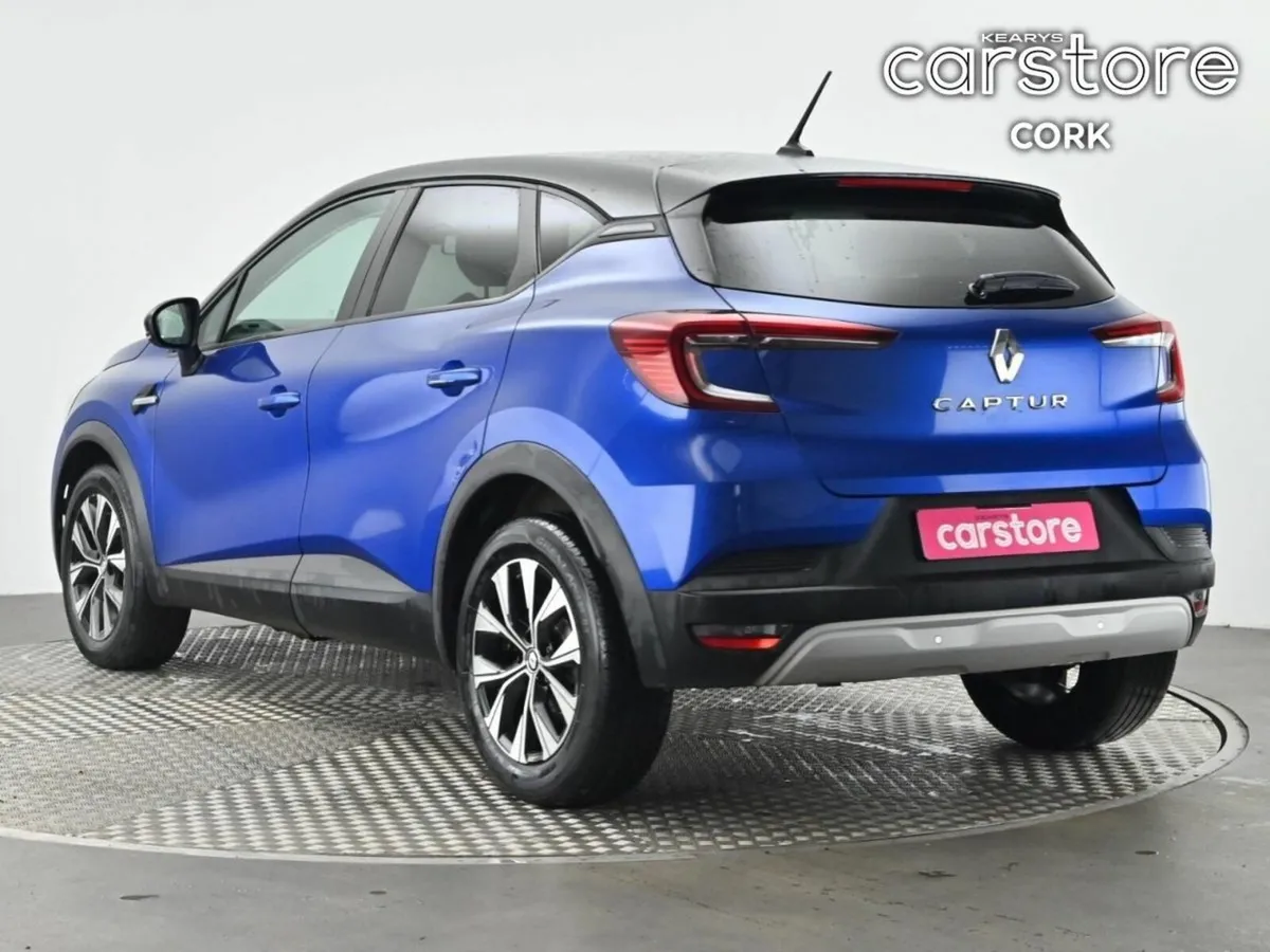 Renault Captur 1.3 TCe 140 Auto DFull Limited - Image 3