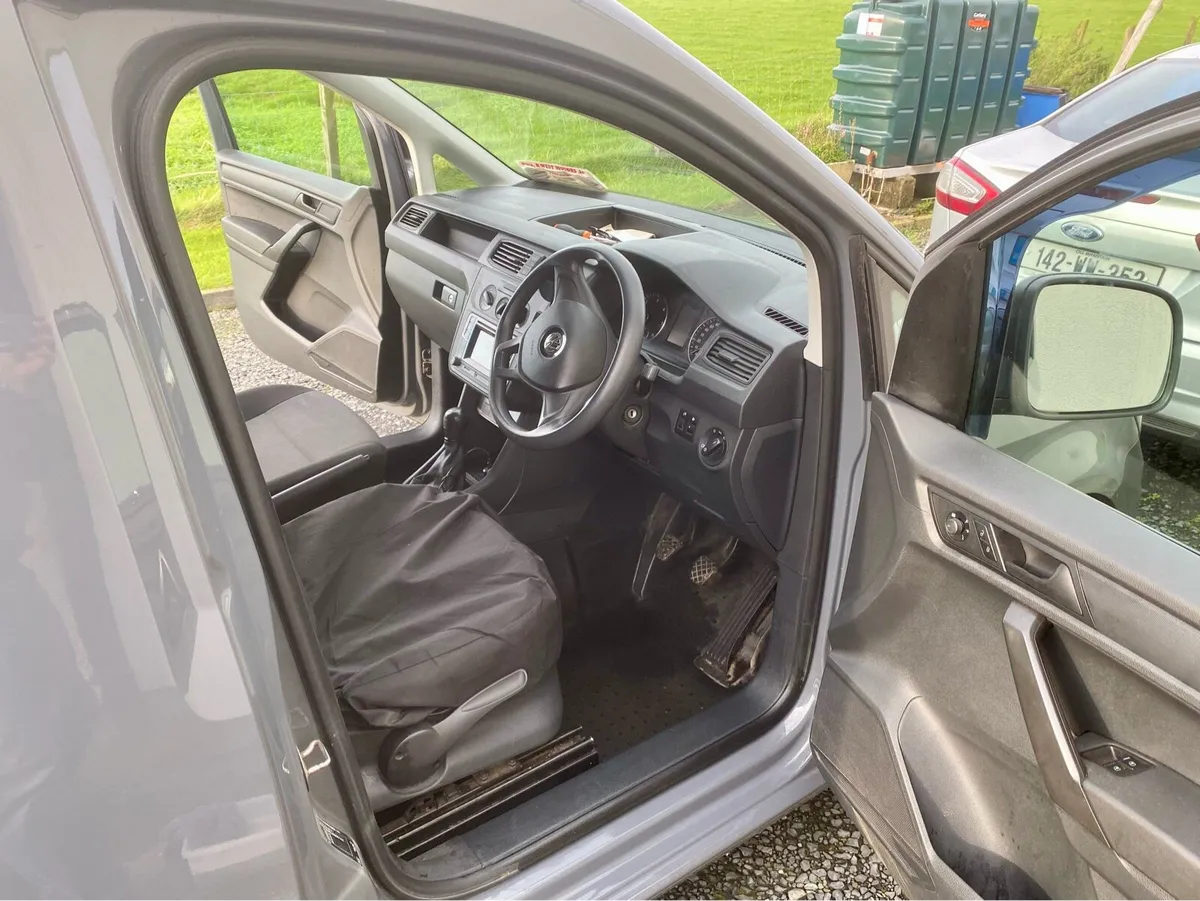 Volkswagen Caddy - Image 4