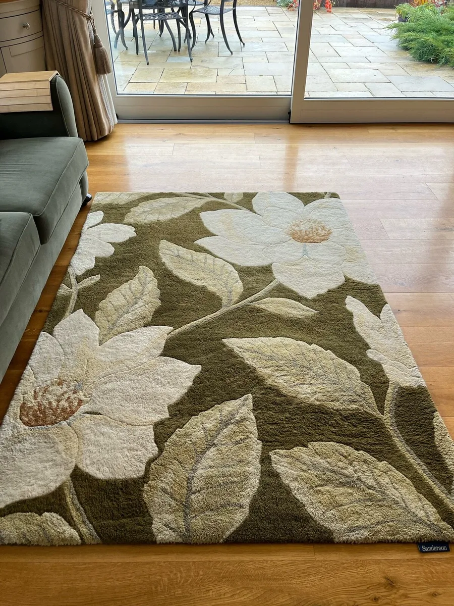 1 large 200 x 280 Sanderson 100%wool rug - Image 4