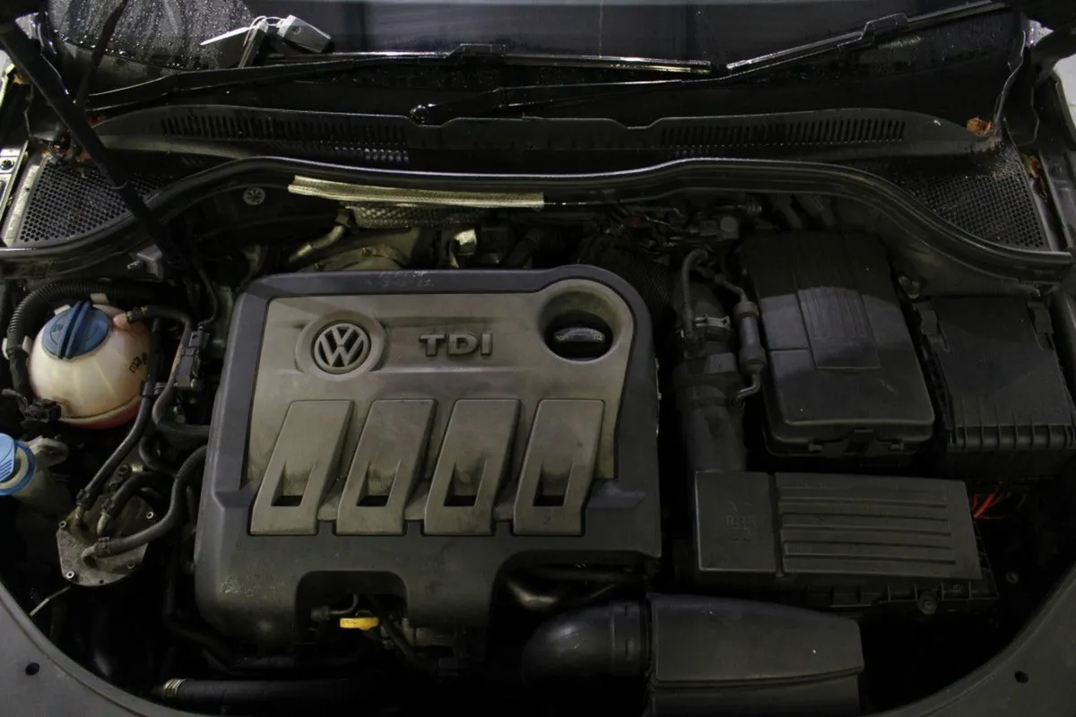 Volkswagen CC 2.0 TDI 140 BHP BMT - Image 4