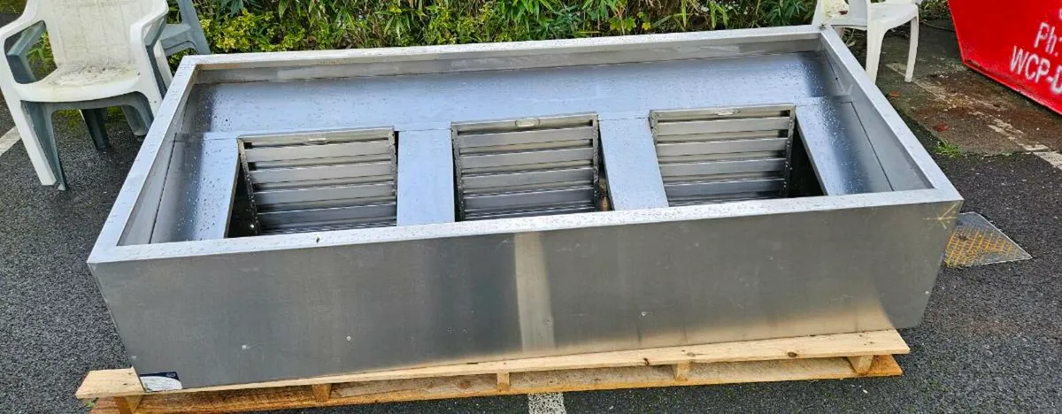 Commercial kitchen extractor hood - Image 1