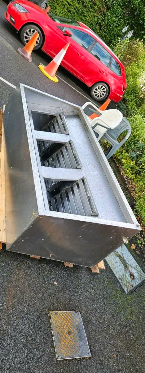 Commercial kitchen extractor hood - Image 2