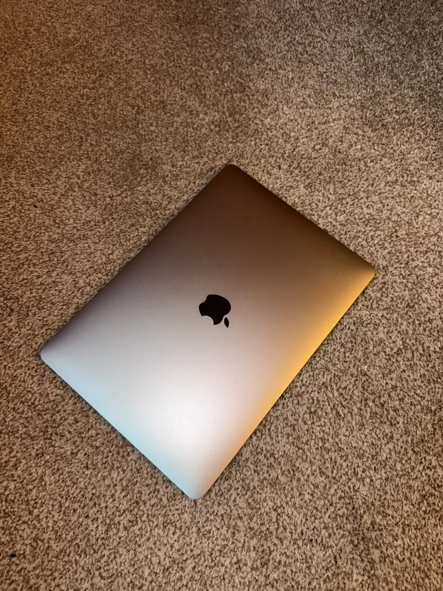 MacBook Air 2020 - Image 3