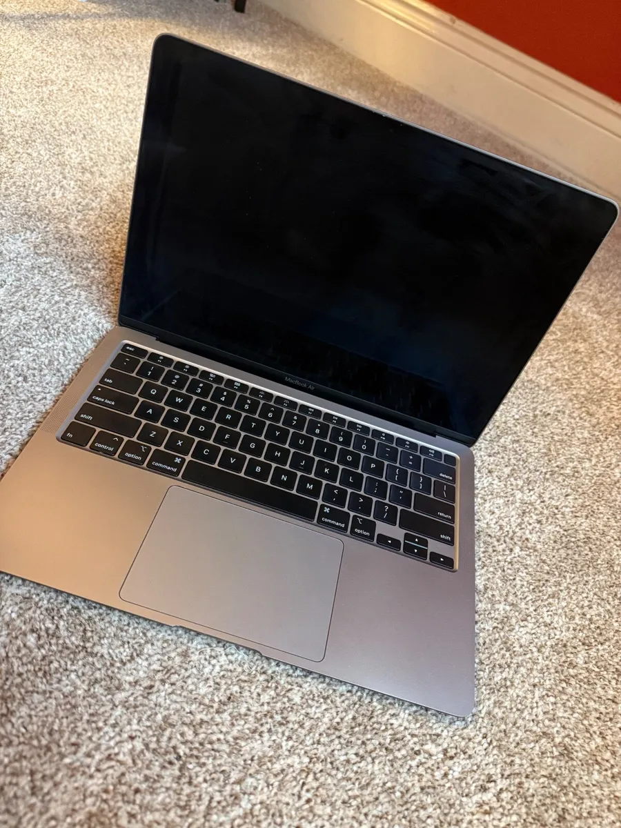 MacBook Air 2020 - Image 1