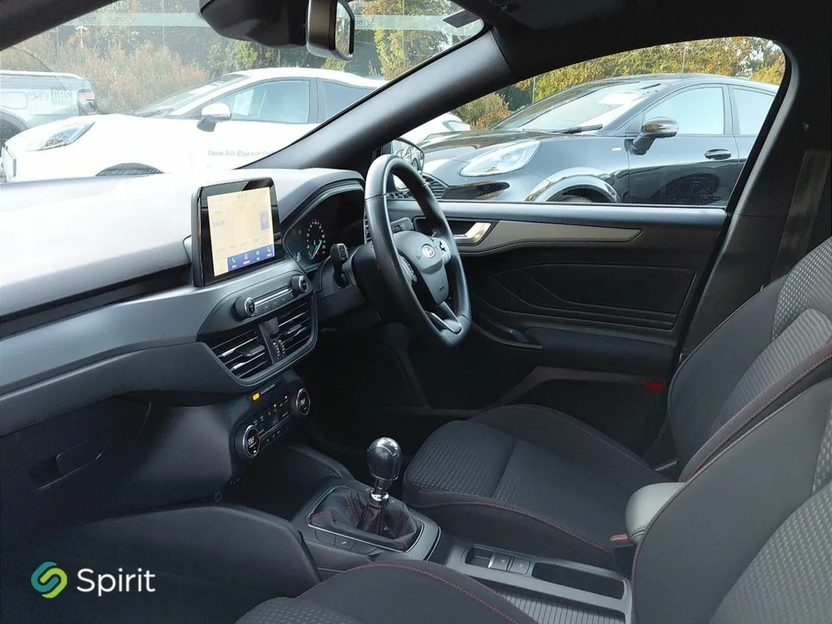 Ford Focus 1LTR ECO BOOST 125PS ST-LINE ESTATE   P - Image 3