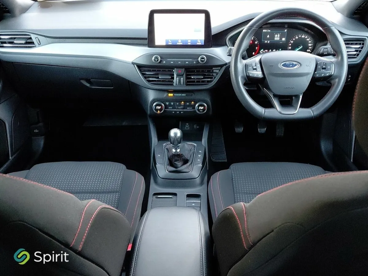 Ford Focus 1LTR ECO BOOST 125PS ST-LINE ESTATE   P - Image 4