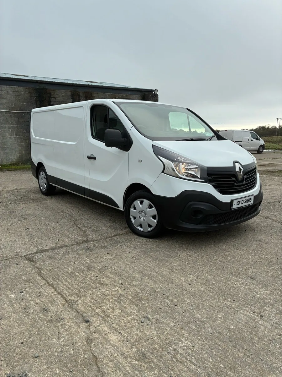 2019 RENAULT TRAFFIC €9950 NO VAT FULL YEAR CVRT - Image 1