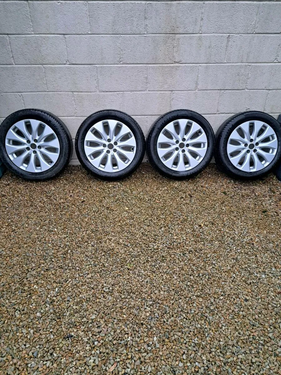 Jaguar xe 17inch alloy wheels - Image 1