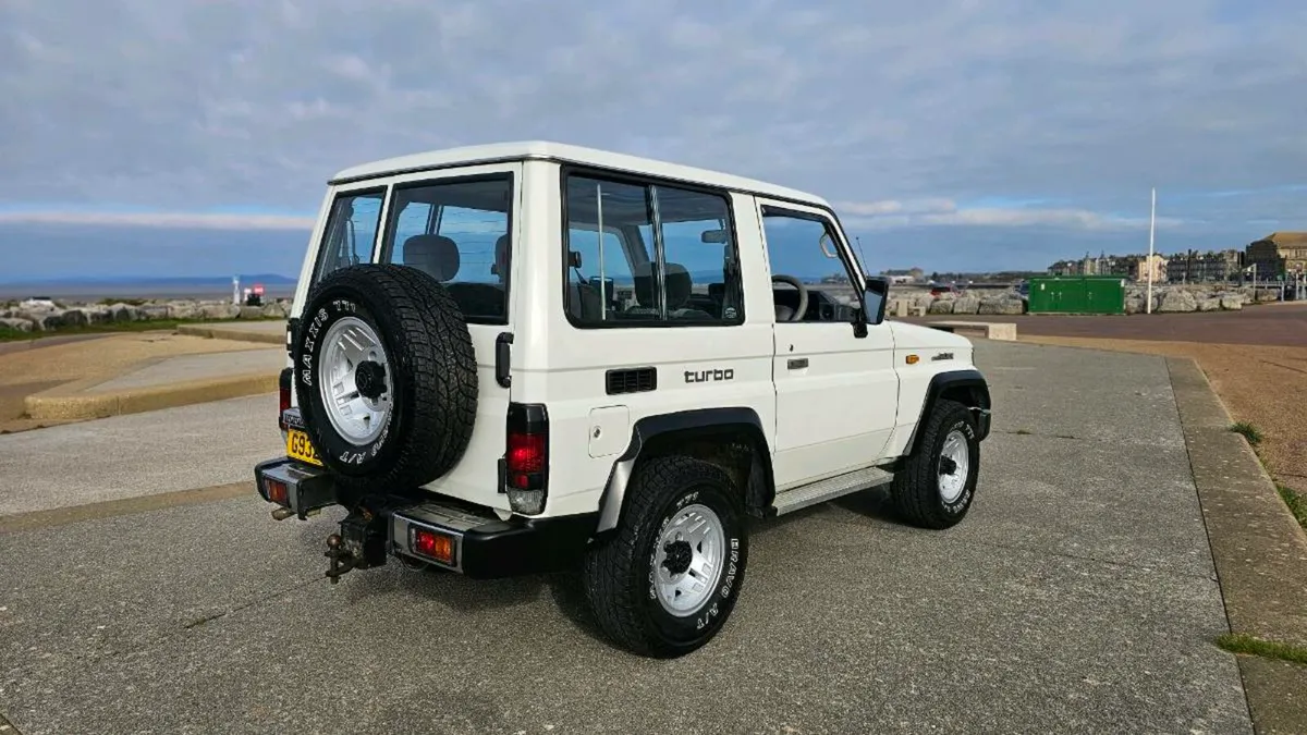 Toyota landcruiser vx turbo 70 series - Image 3