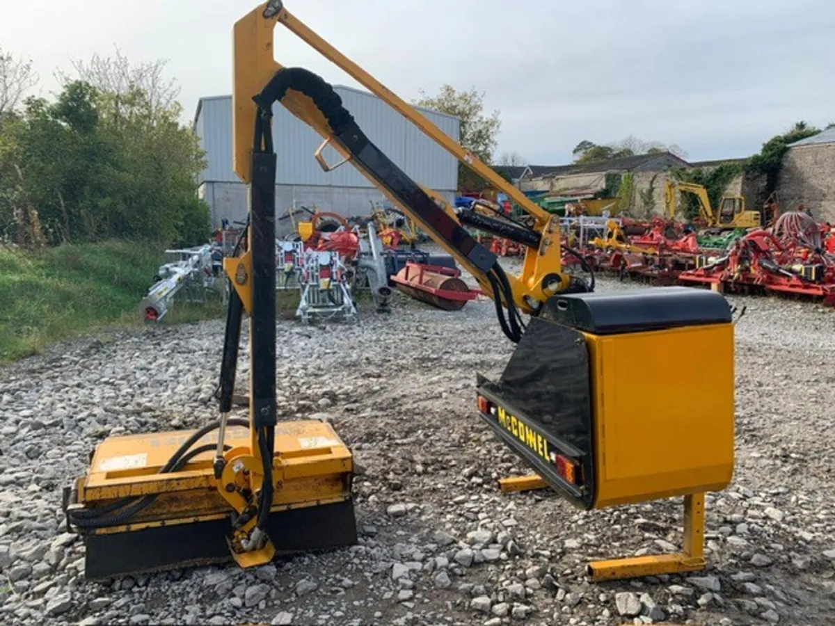 MCCONNEL PA50 FLAIL HEDGER - Image 2