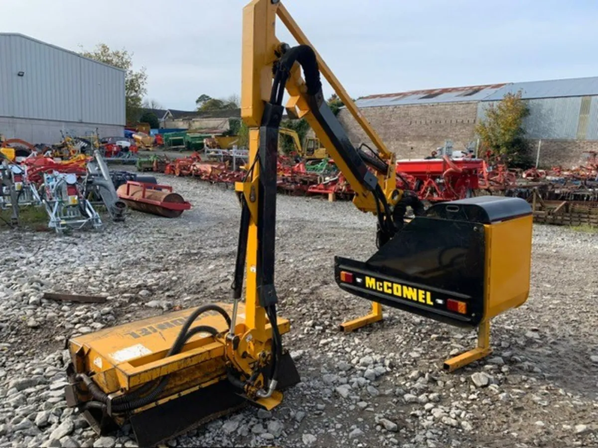 MCCONNEL PA50 FLAIL HEDGER - Image 1