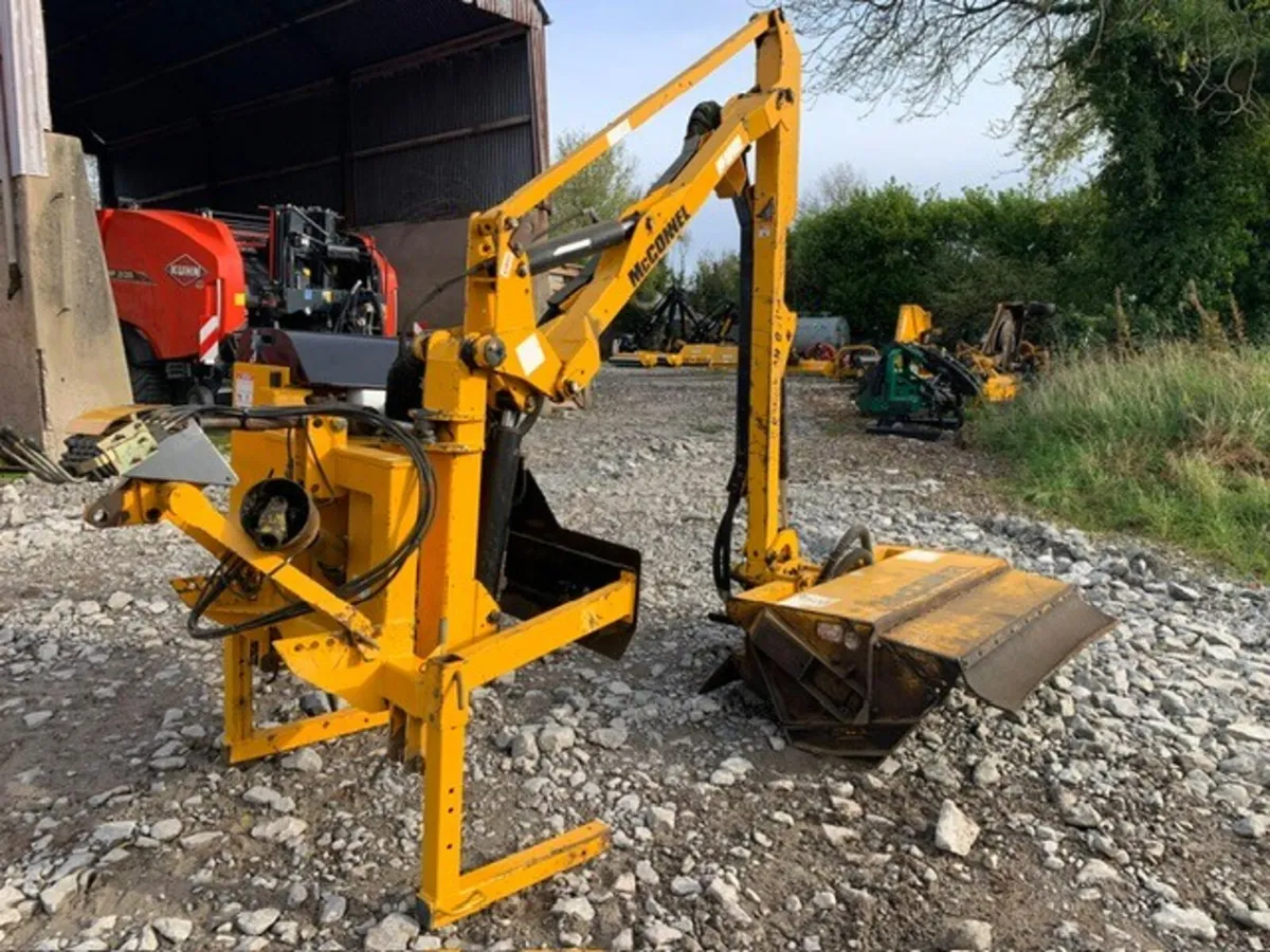 MCCONNEL PA50 FLAIL HEDGER - Image 4