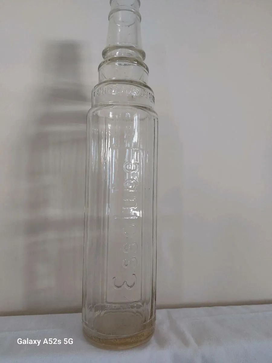 Vintage Essolube Quart Bottle - Image 2