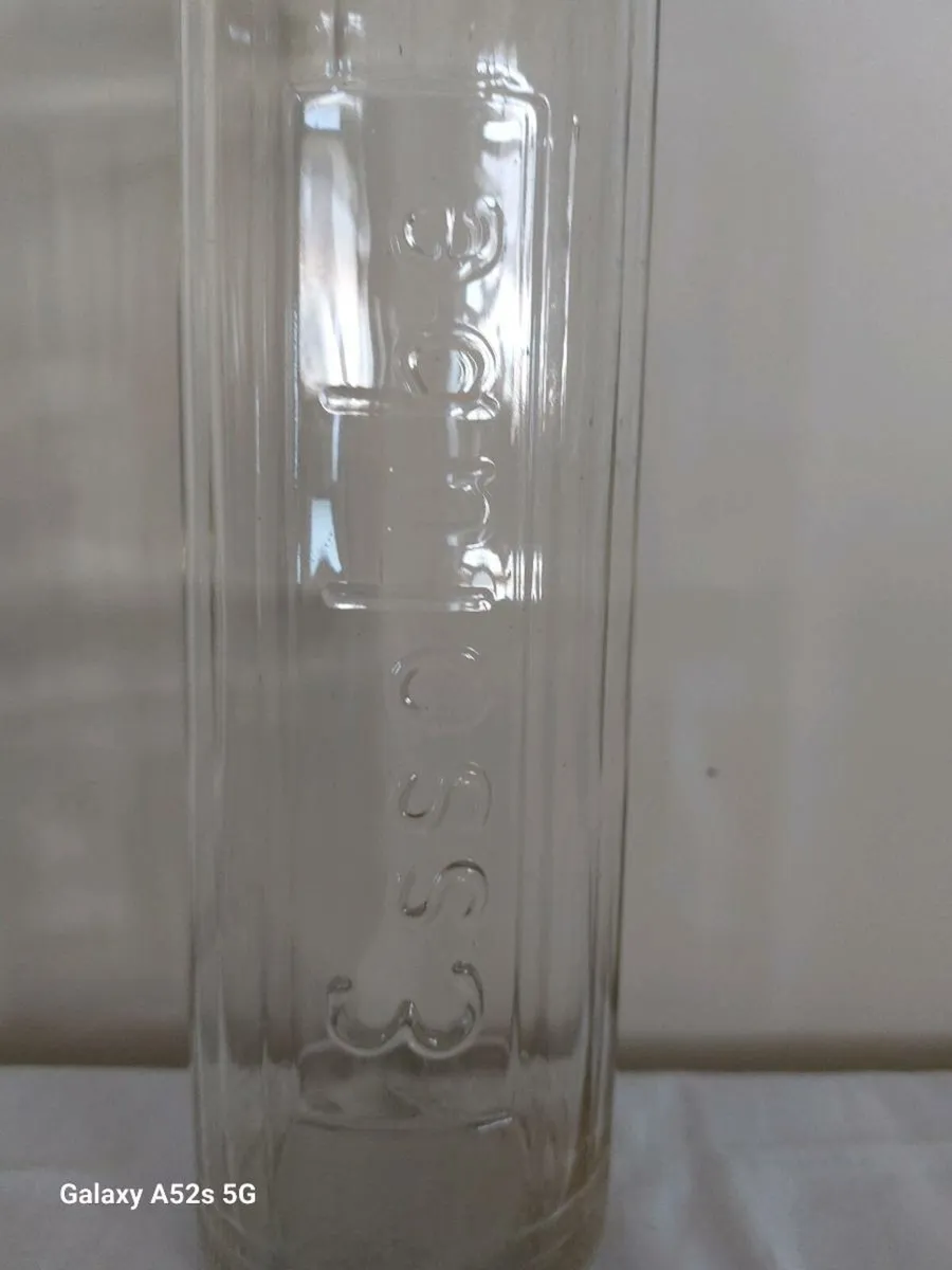 Vintage Essolube Quart Bottle - Image 3