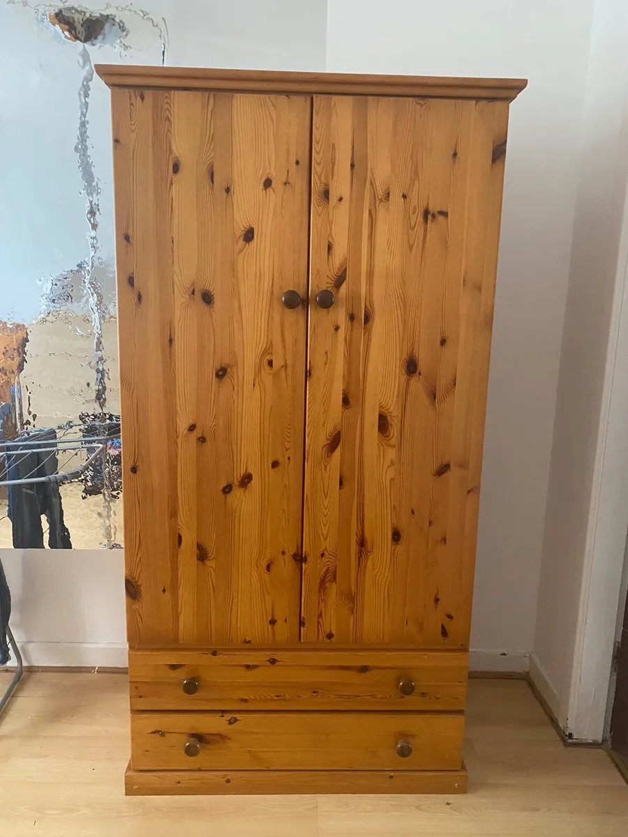 Wardrobe and chest of drawers - Image 1