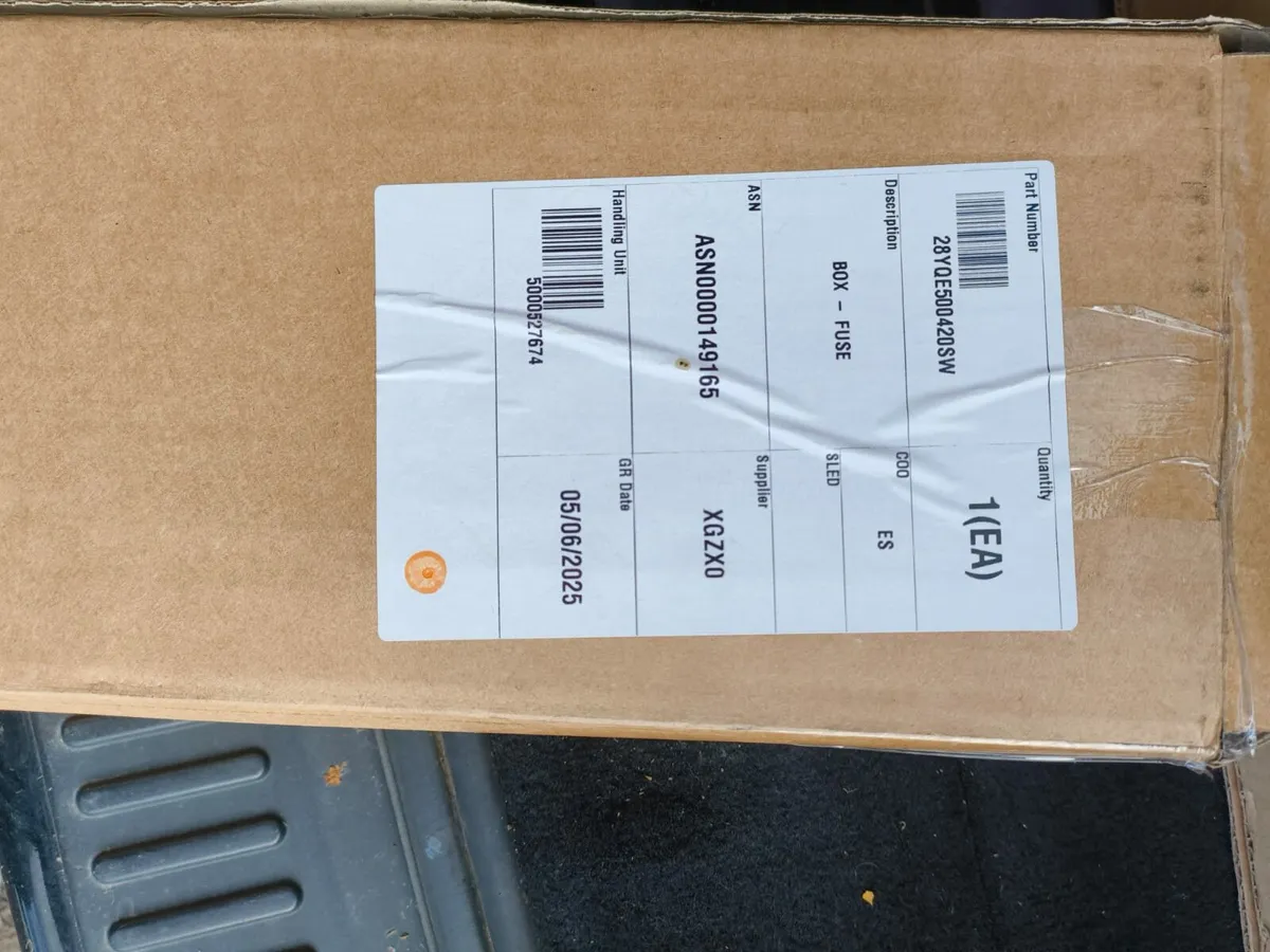 Land Rover Range Rover Sport Rear Fuse Relay Box - Image 3