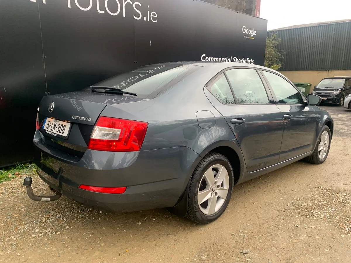 SKODA OCTAVIA 1.6 TDI 110 BHP 5DR - Image 3