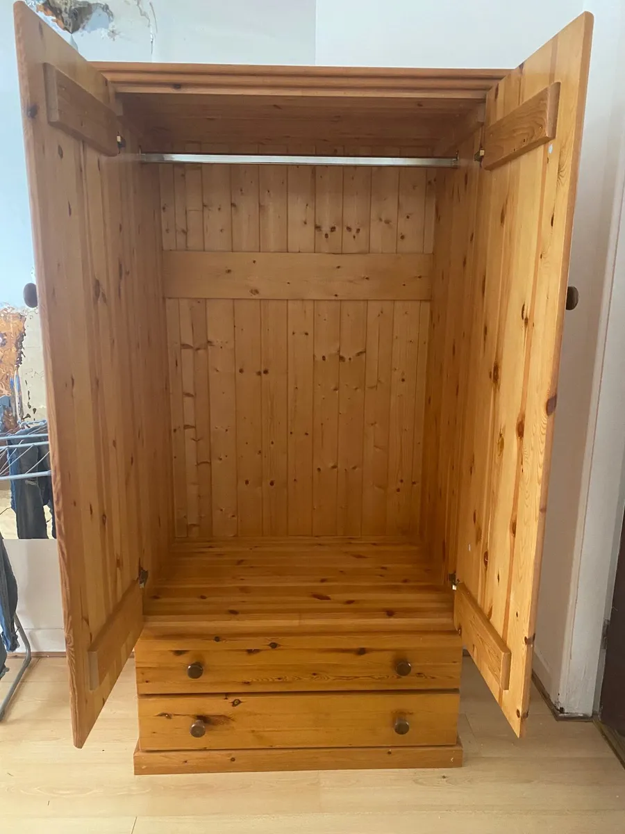 Wardrobe and chest of drawers - Image 2