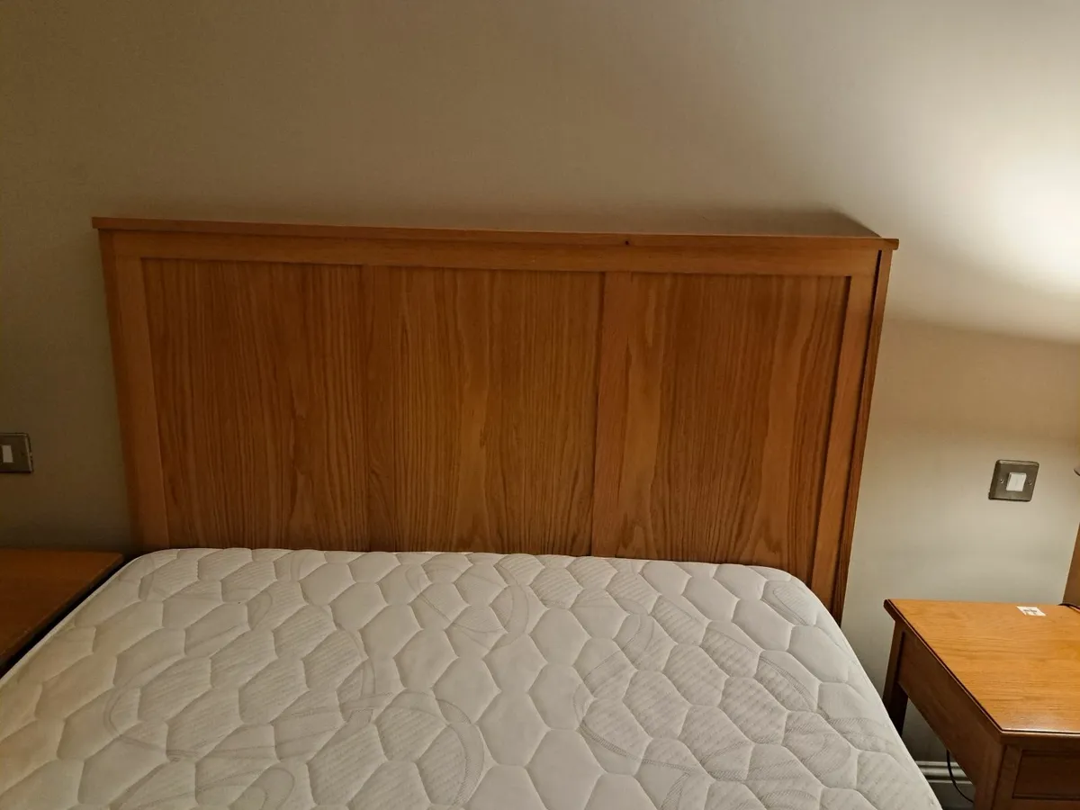 €40 QAULITY HOTEL COLLECTION 1500MM OAK HEADBOARDS - Image 1