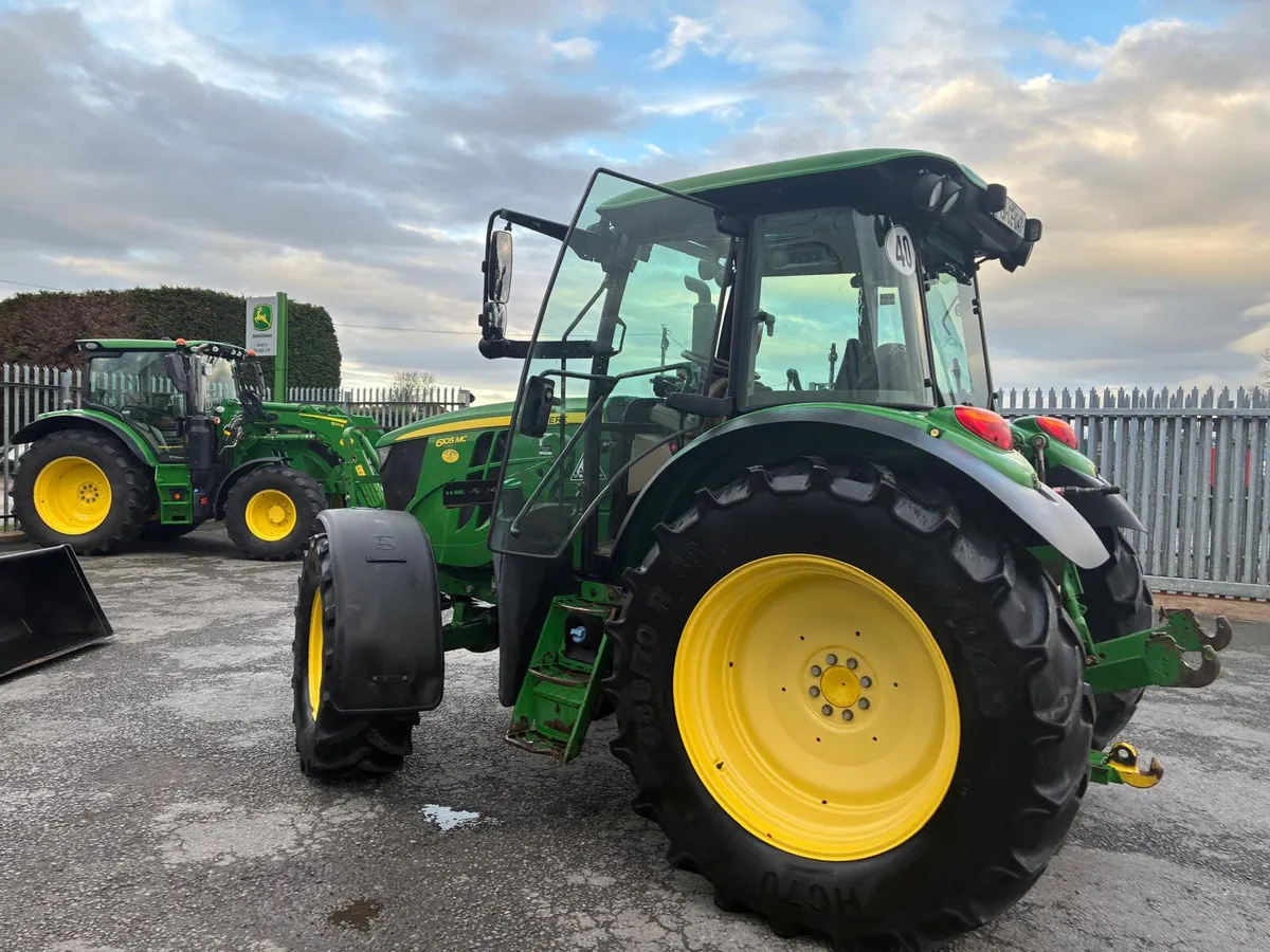 John Deere 6105MC - Image 3