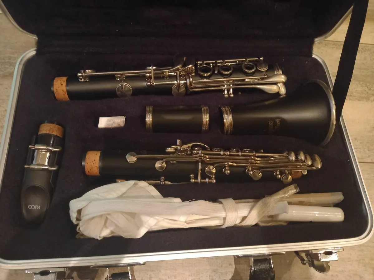 Antigua Clarinet - Image 1