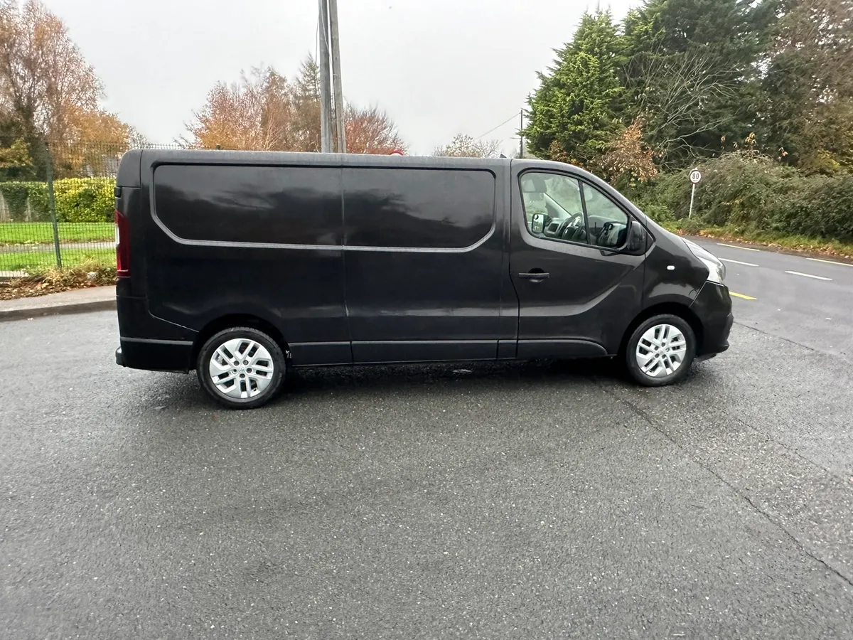 RENAULT TRAFFIC SPORT LOW KMS - Image 2