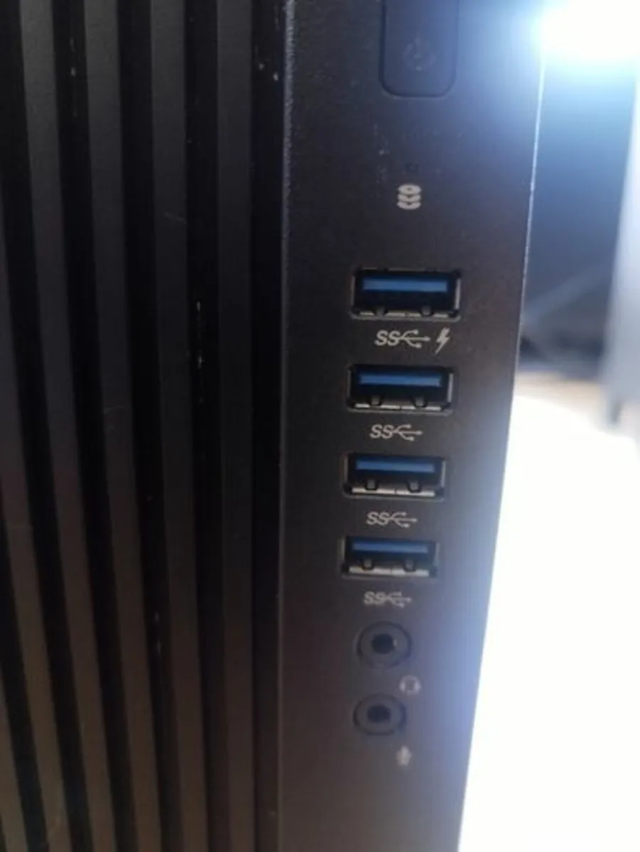 HP Z440 Workstation (New motherboard) - Image 4