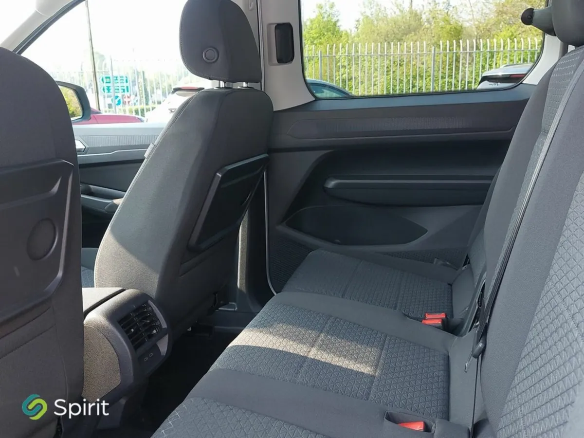 Ford Tourneo Connect TITANIUM 2.0L AUTOMATIC - Image 4