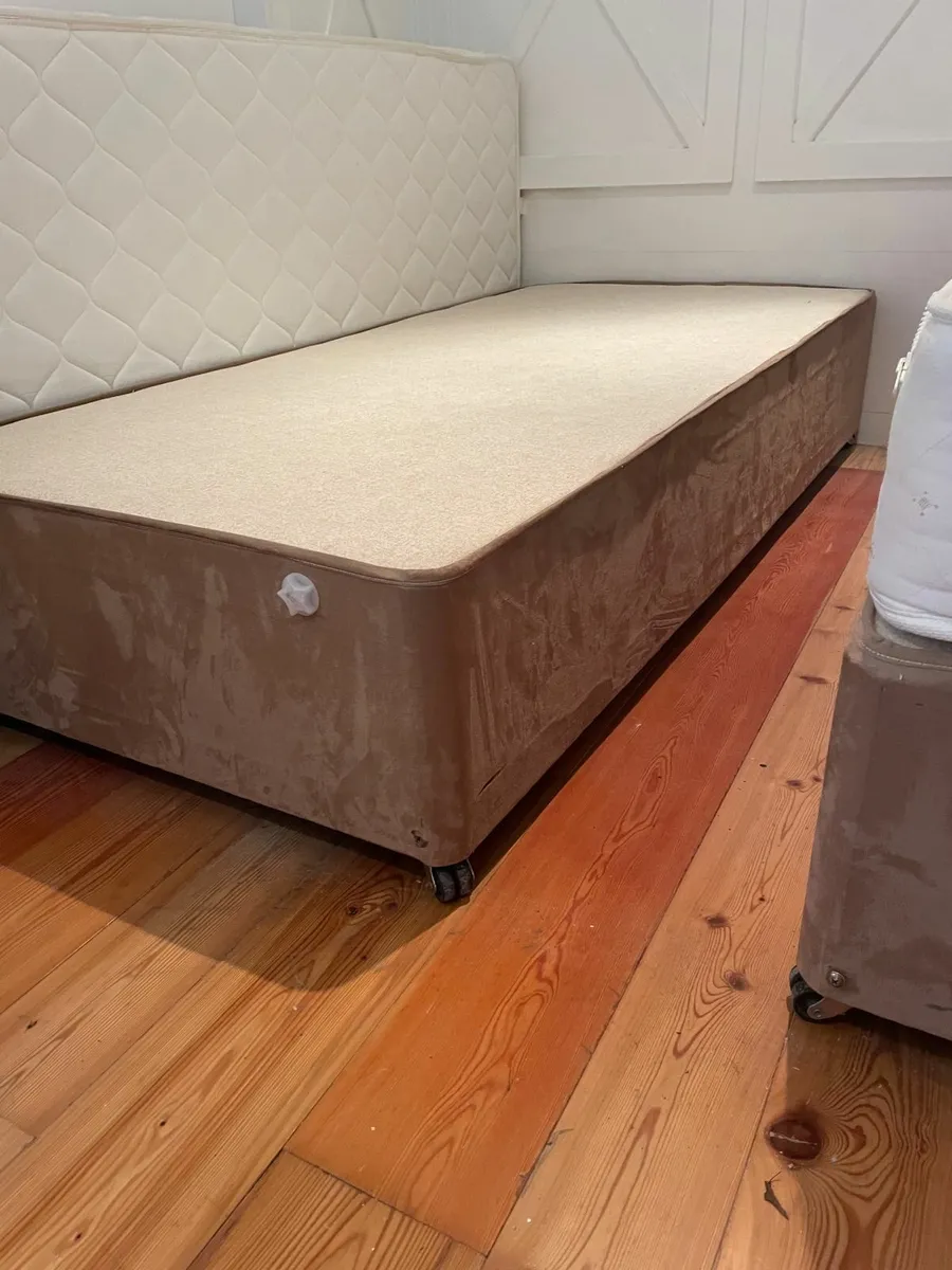 RESPA Interlocking Single Beds with mattresses - Image 3