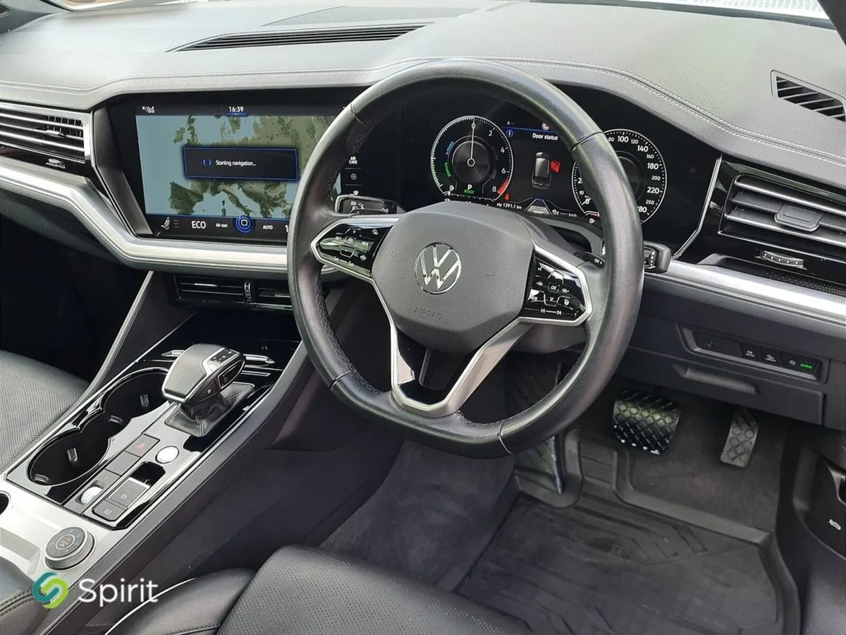 Volkswagen Touareg 3.0TSI PHEV 381HP 4MOTION - Image 4