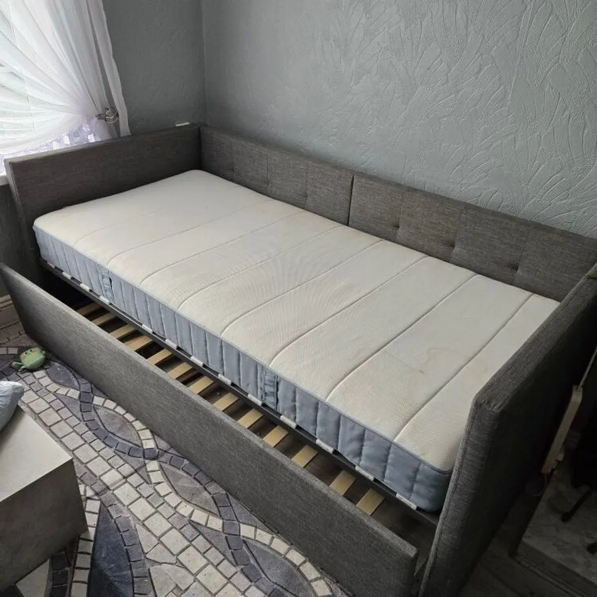 sofa bed - Image 1