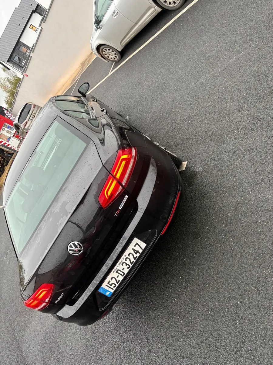 Volkswagen Passat 2015 - Image 2