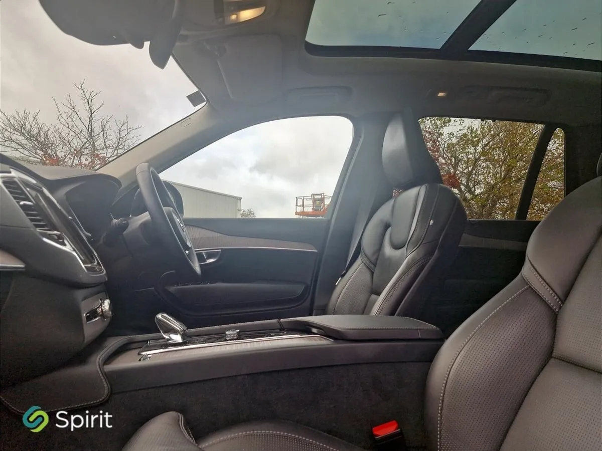 Volvo XC90 T8 Plug In Hybrid AWD 455hp Plus (Dark - Image 4
