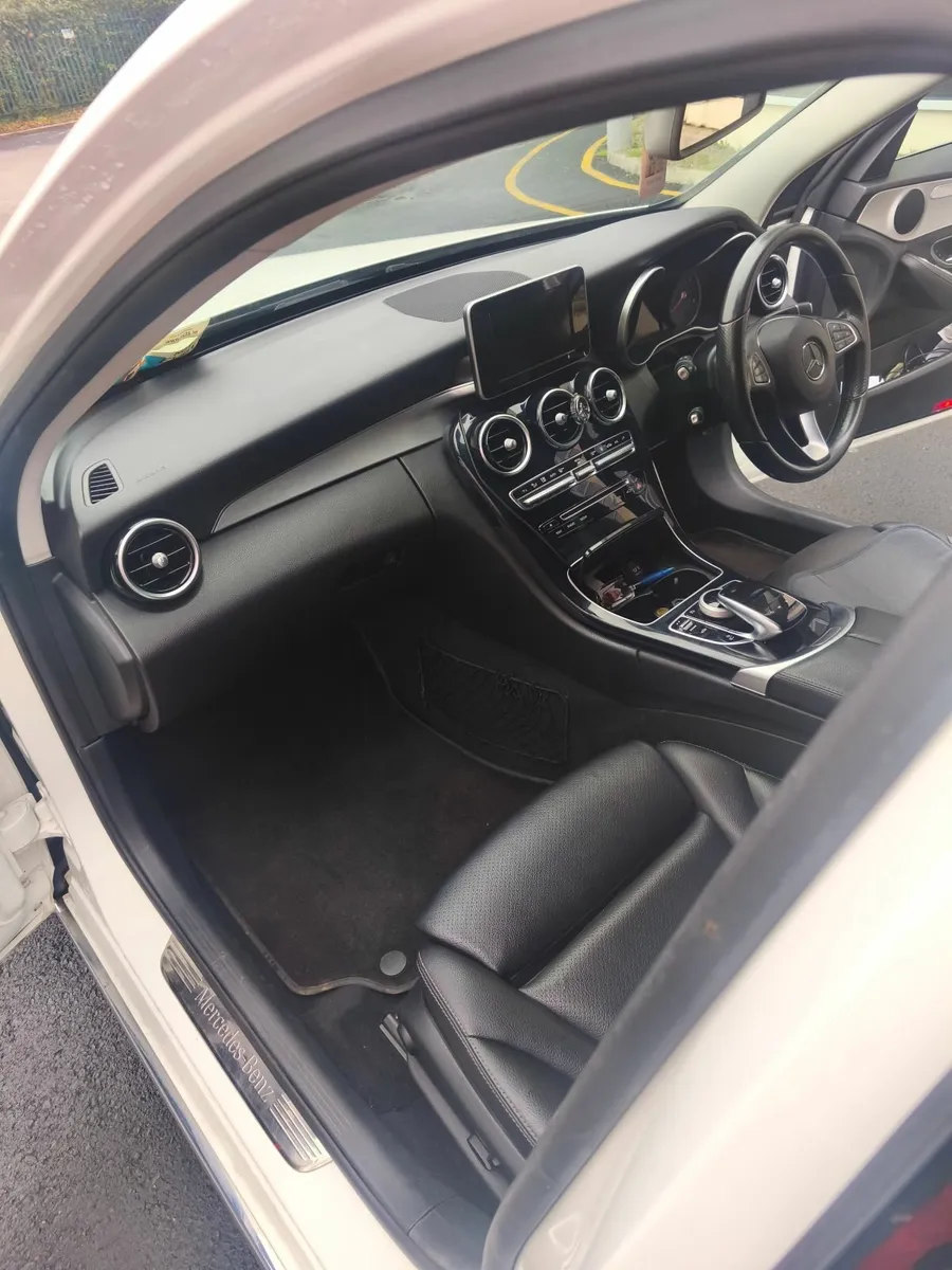 Mercedes-Benz C-Class 2016 - Image 2