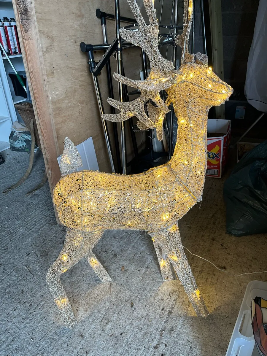 Christmas gold reindeer - Image 1