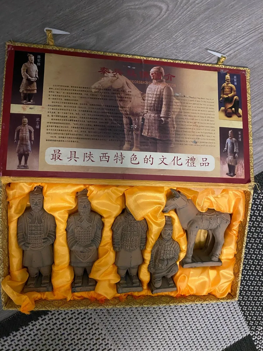 Chinese figure set - Image 2