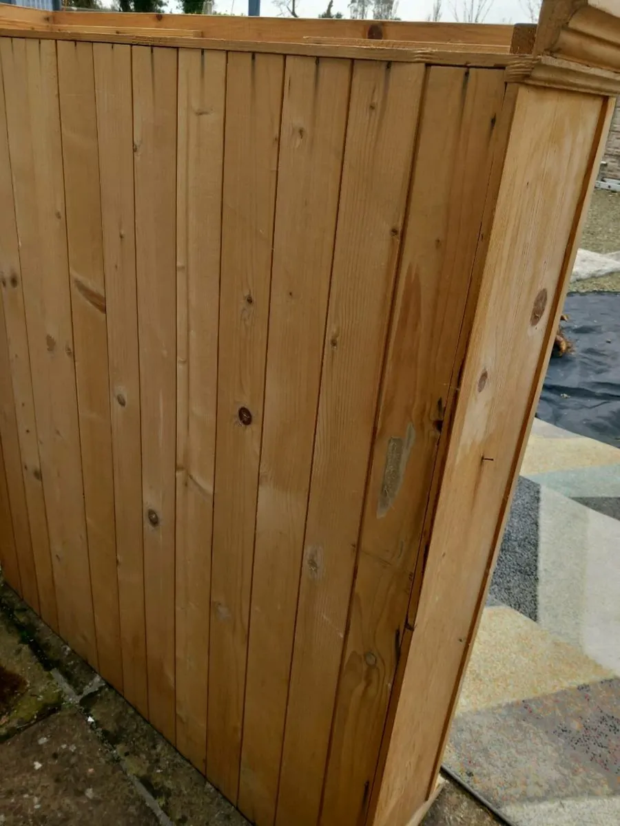 Top of dresser - Image 4