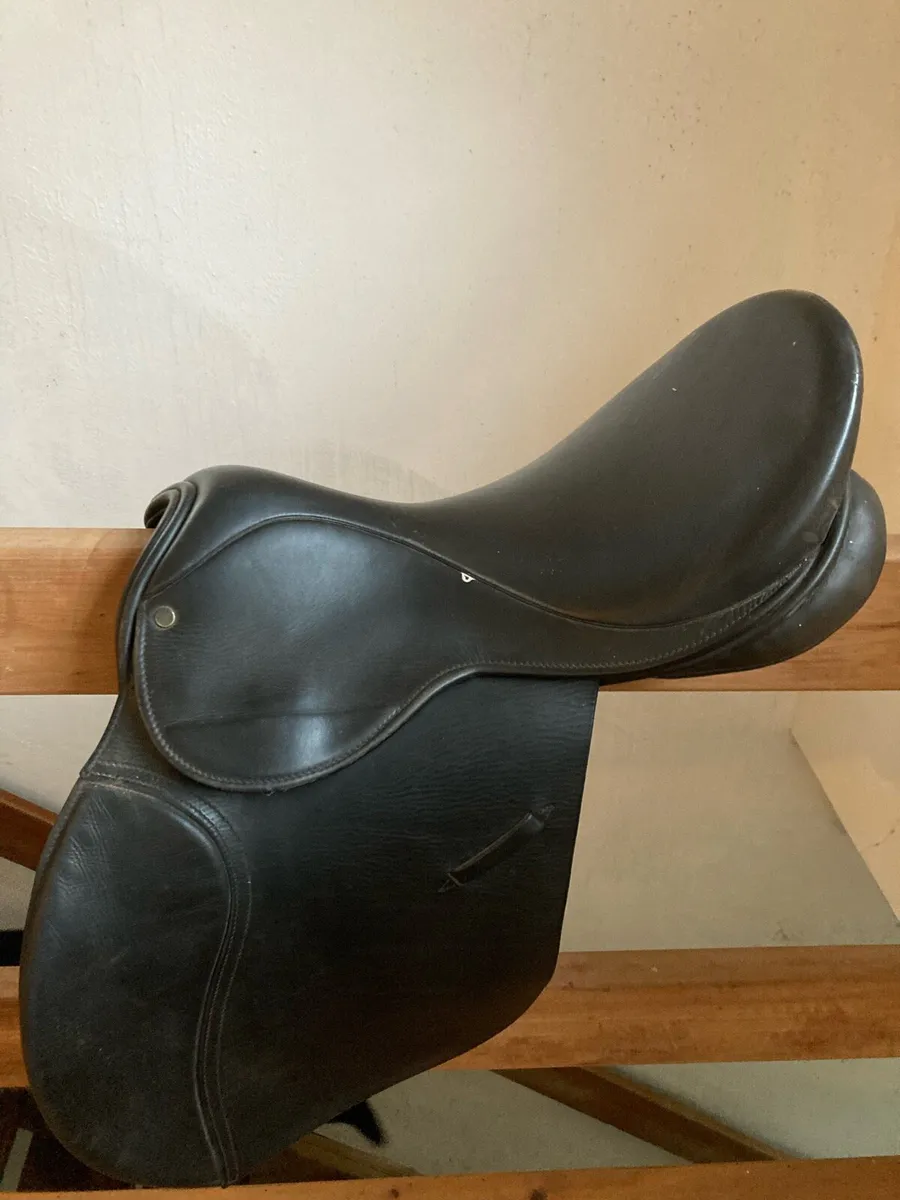 General purpose horse saddles - Image 1