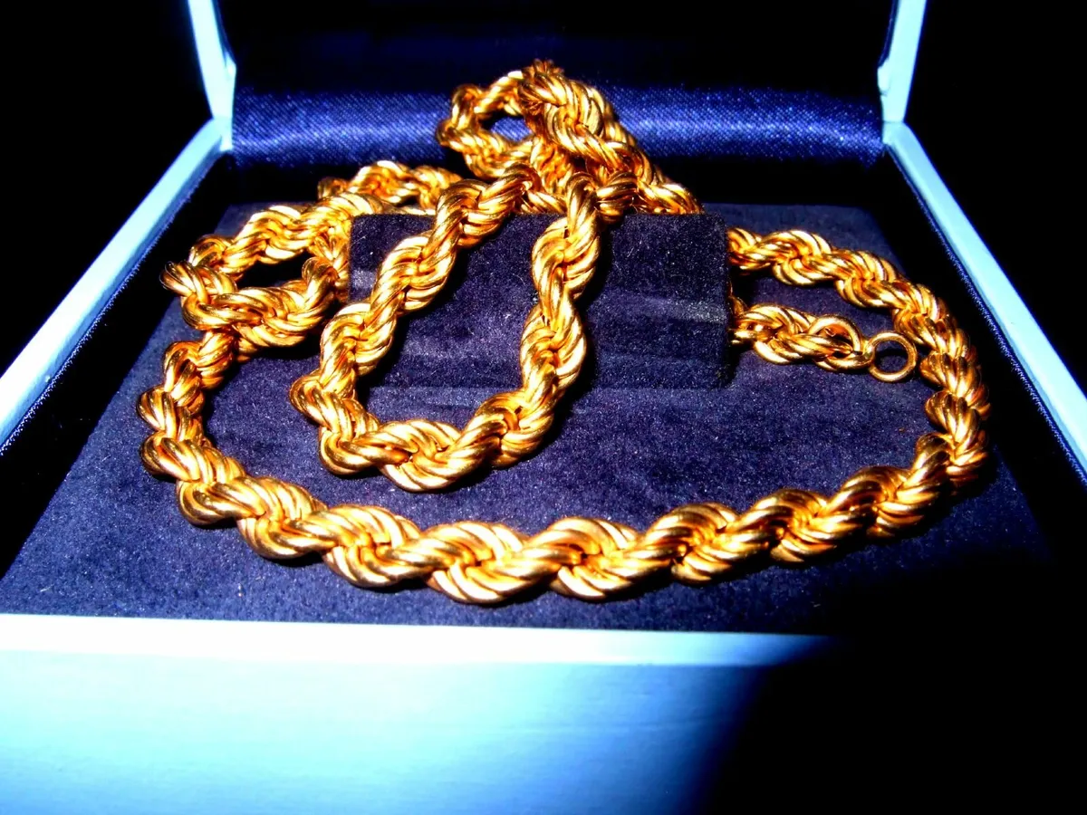 Vintage 9ct Gold Rope Chain - Image 1
