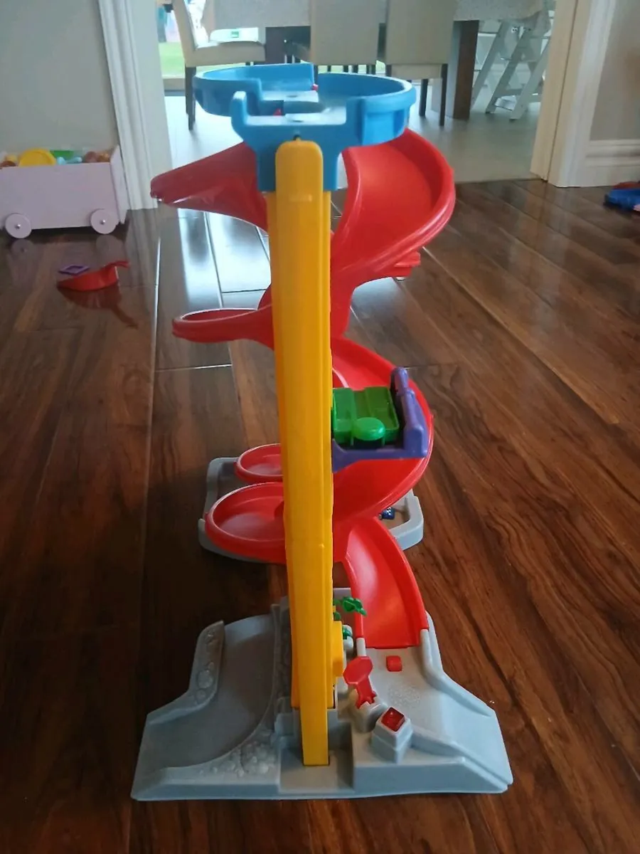 Toy Car Garage - Image 3