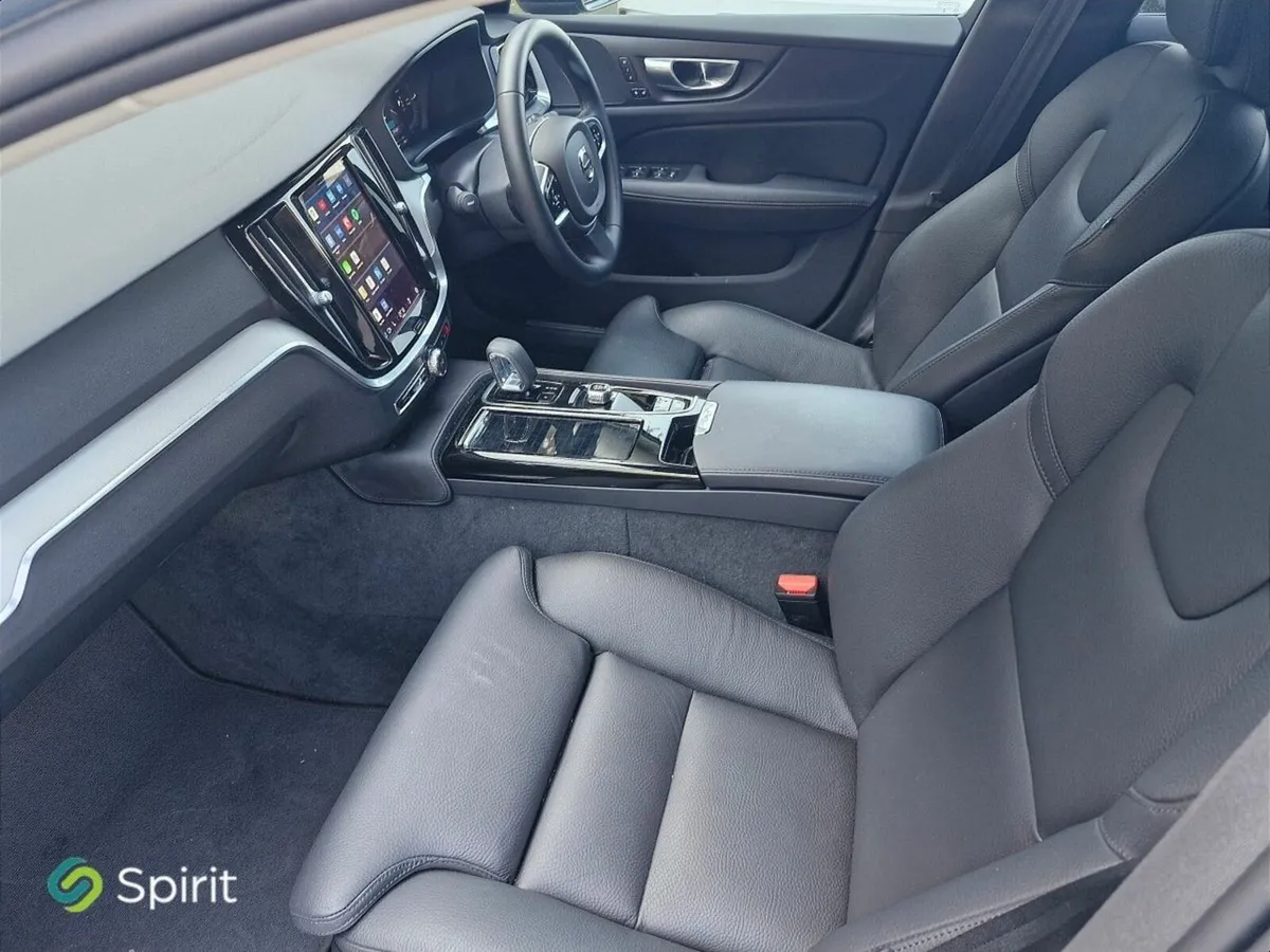 Volvo V60 T6 "Plug In Hybrid" AWD Auto ,Plus (Dark - Image 4