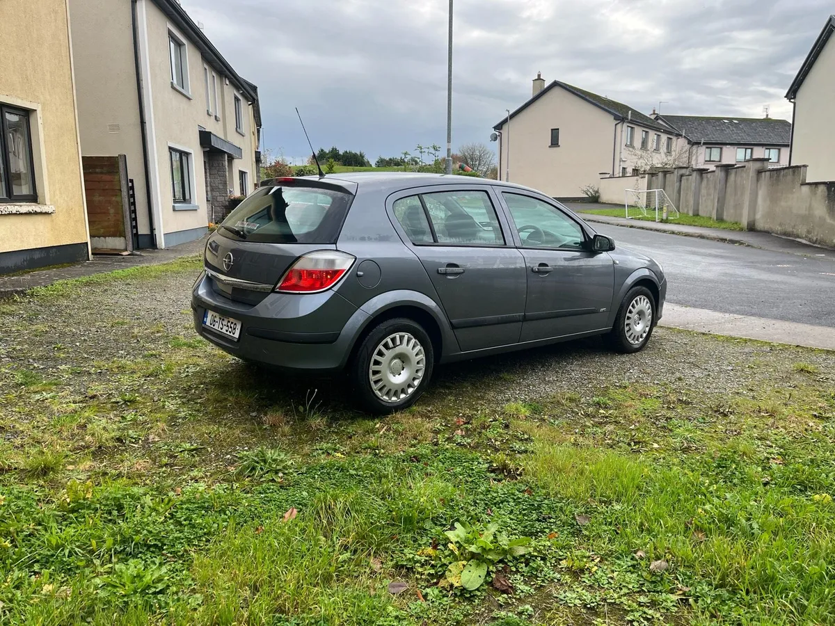 Opel Astra (new nct) low milage - Image 4