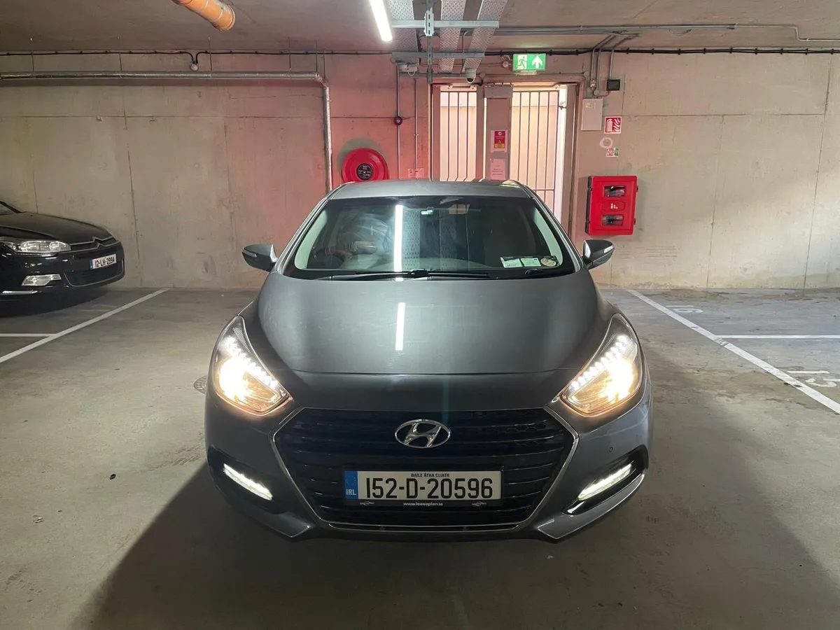 Hyundai i40 Executive Saloon *NEW NCT 02/2027* - Image 4