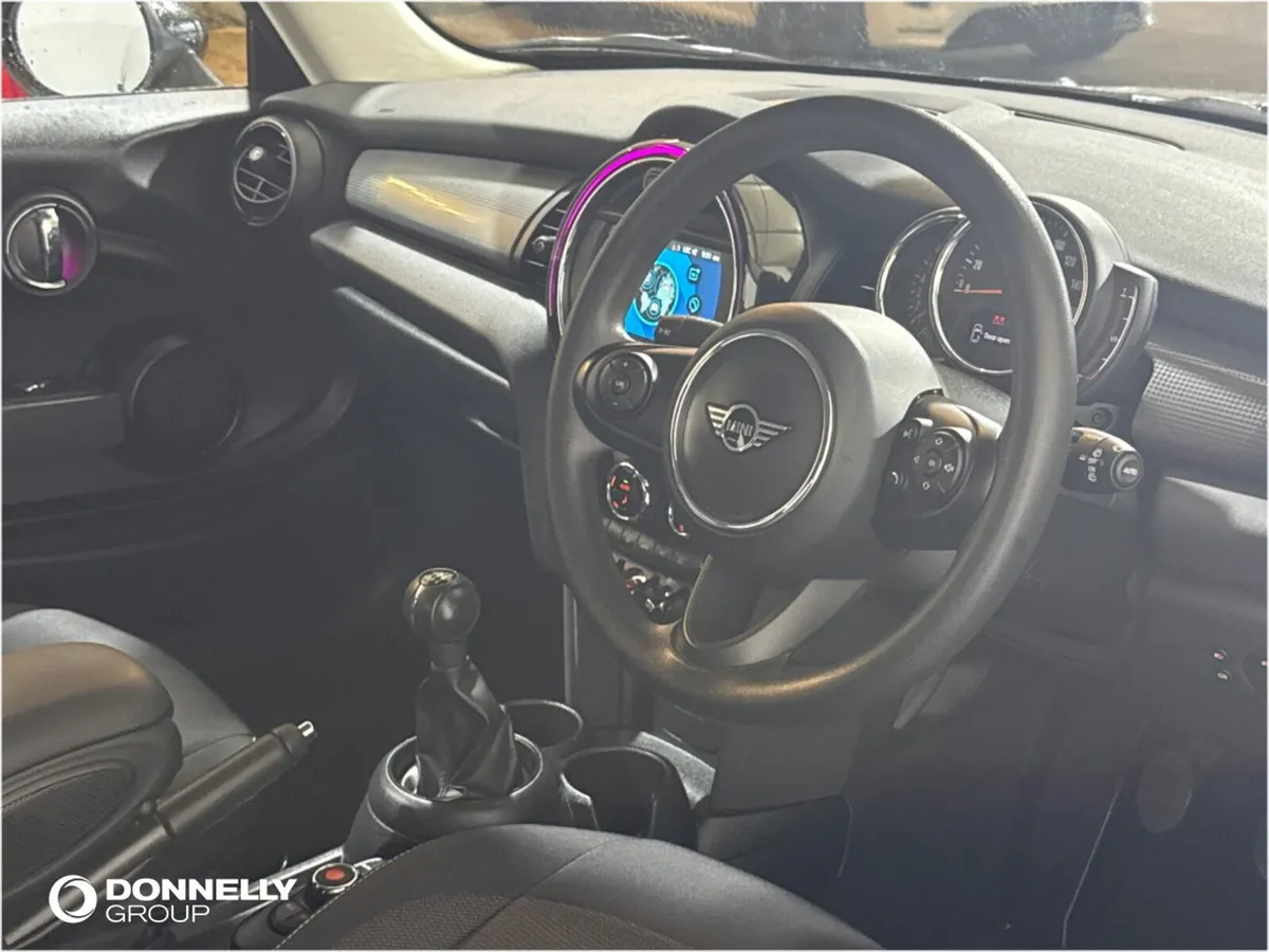 MINI HATCHBACK Cooper Classic - Image 4